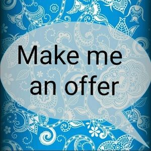 Like the item but not the price? Send me an offer🤗